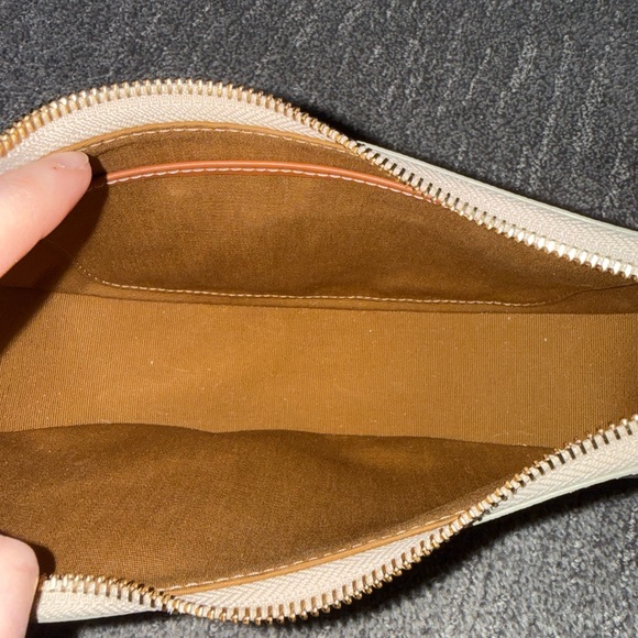 Celine Ava Triomphe - Picture 4 of 6